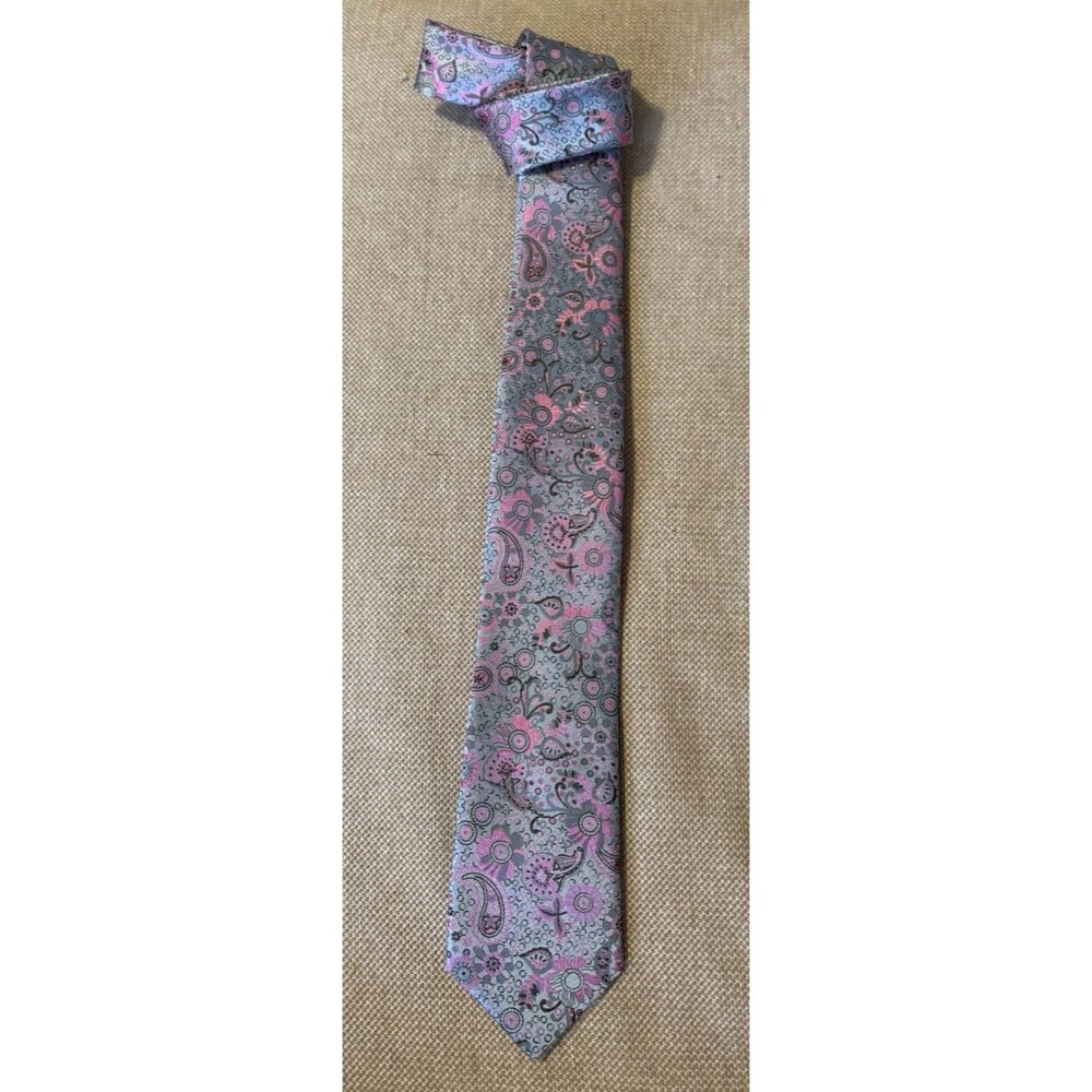 Mario Ferrari Hand Made Gray Black & Silver Paisley Floral Mens Tie 2.75"x58"